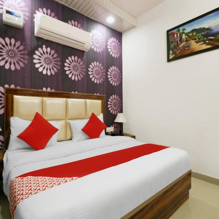 Hotel O Sangeet Faridábád Kültér fotó